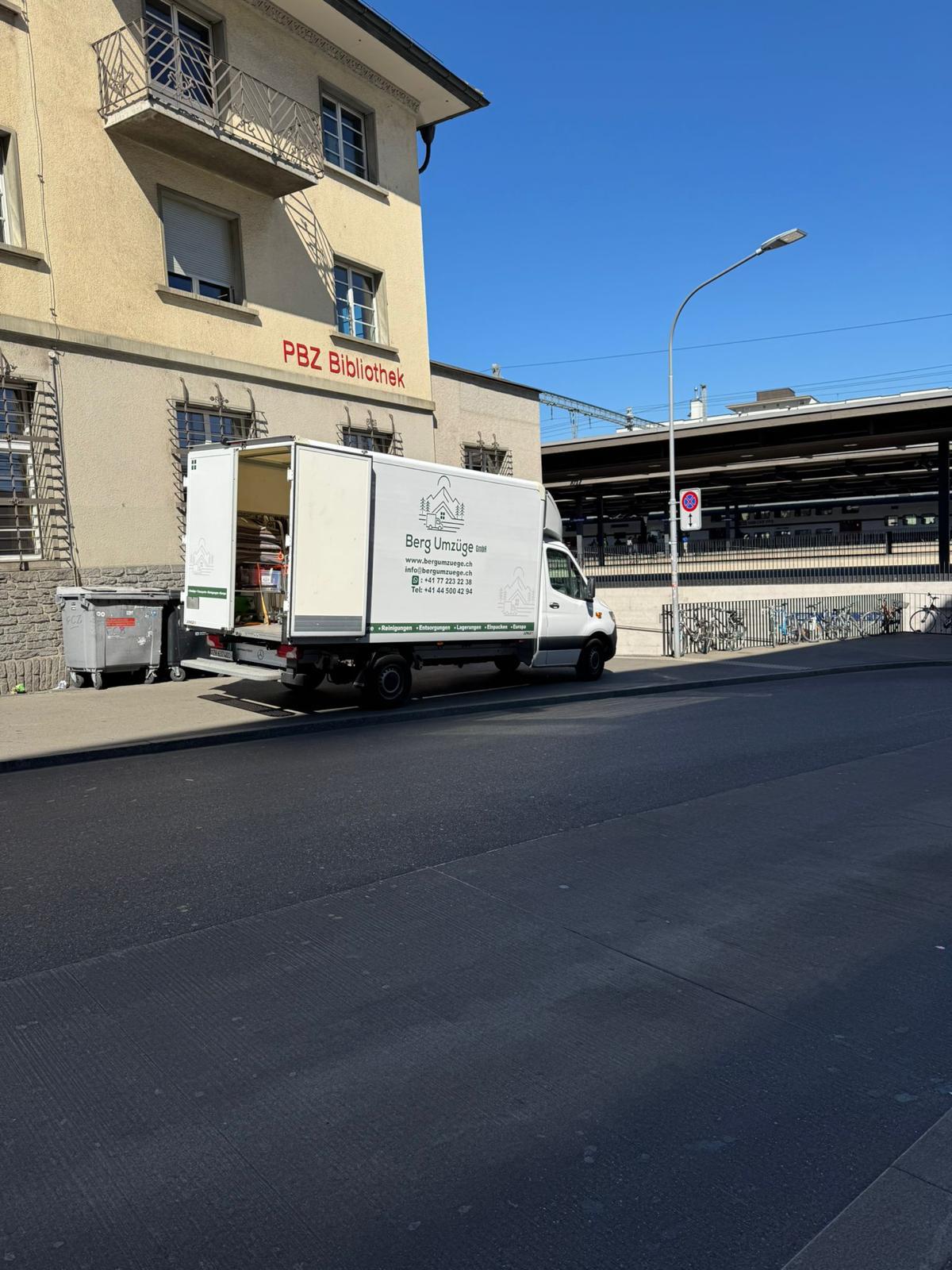 Eingewickelte Möbel bereit für den Transport
